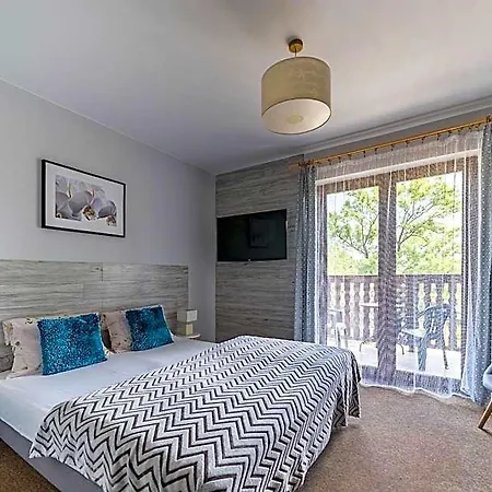 Nefryt - 600 M Od Pkp, Duzy Parking, Lodowka, Czajnik, Balkon,