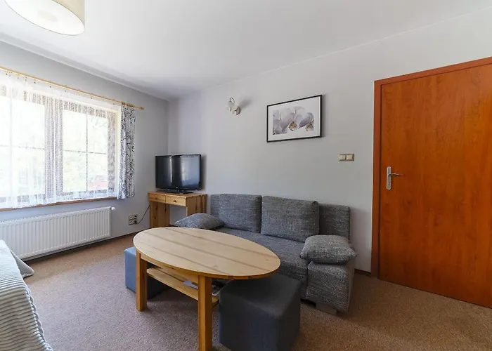 Nefryt - Lodowka I Czajnik W Pokoju, Dwa Aneksy Kuchenne Ogolnodostepne, Duzy Parking Rezort