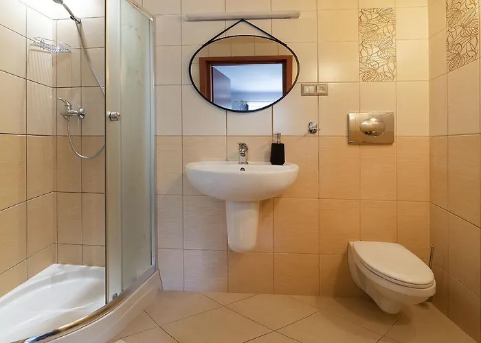 Nefryt - Lodowka I Czajnik W Pokoju, Dwa Aneksy Kuchenne Ogolnodostepne, Duzy Parking Rezort